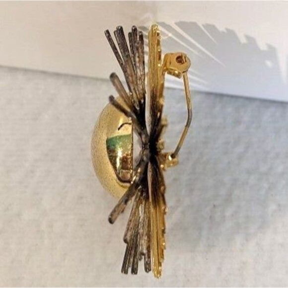 Sunburst Vintage Gold Tone Brooch - Picture 7 of 7